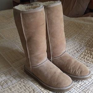 Classic Tall Carmel UGGS size 8